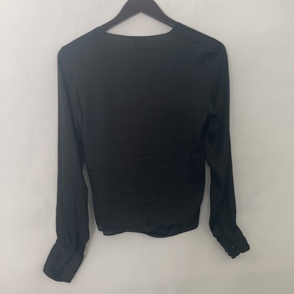 H&M top. - Picture 6 of 6